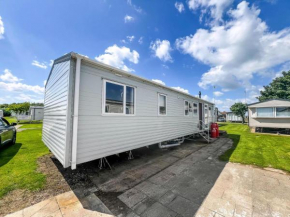 Great Caravan With Central Lounge Wifi At Broadland Sands, Suffolk Ref 20070Bs